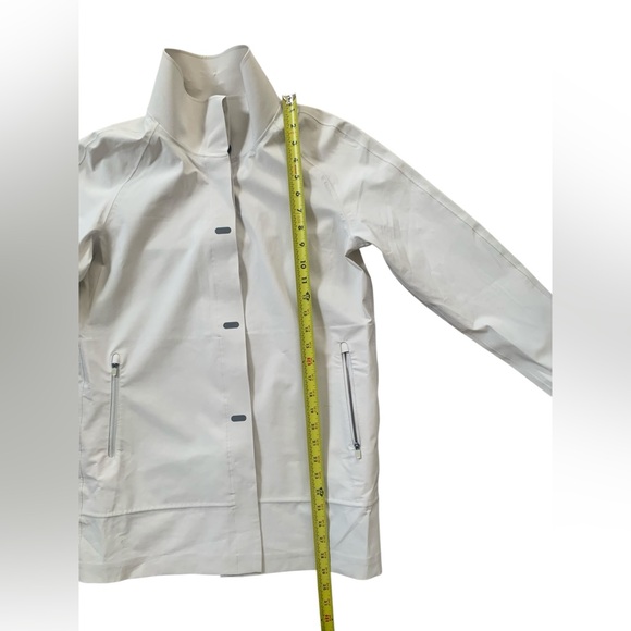 FIGS Coro Raincoat XS Beige Waterproof Medical Jacket Nurse Scrub Jacket Stretch - Picture 8 of 14